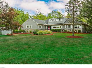 15 Mill Creek Ln, Moreland Hills, OH
