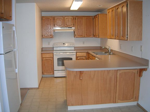 3rd image of 16402 NE 9th Way APT B