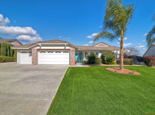 858 Rivertree Dr, Oceanside, CA 92058
