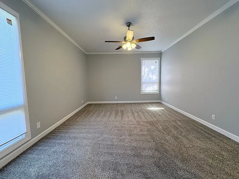 208 Forest View Ct — Photo 26