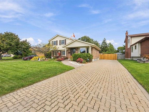 3rd image of 314 Oaklea Ct