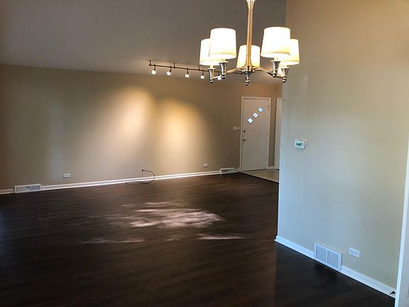 4th image of 623 Leamington Ave