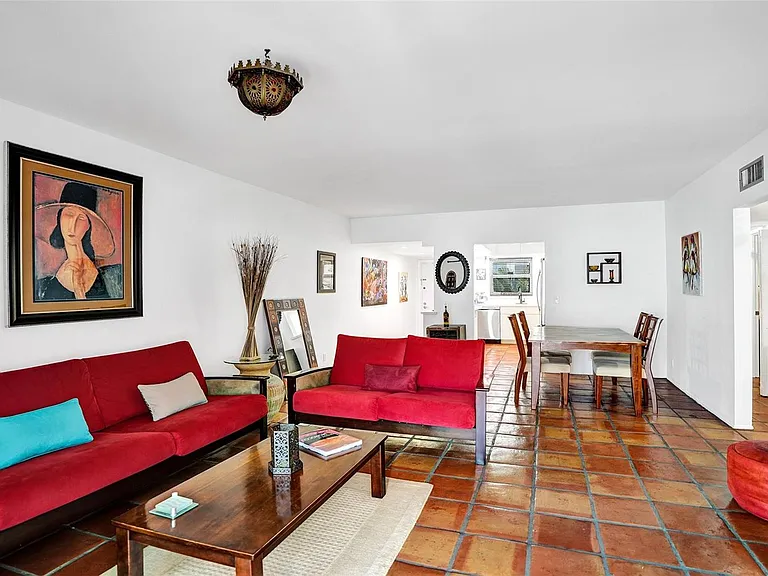 1212 SE 2nd Ct #201 — Photo 8
