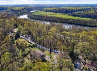 352 Red Bird Ln, Harpers Ferry, WV 25425