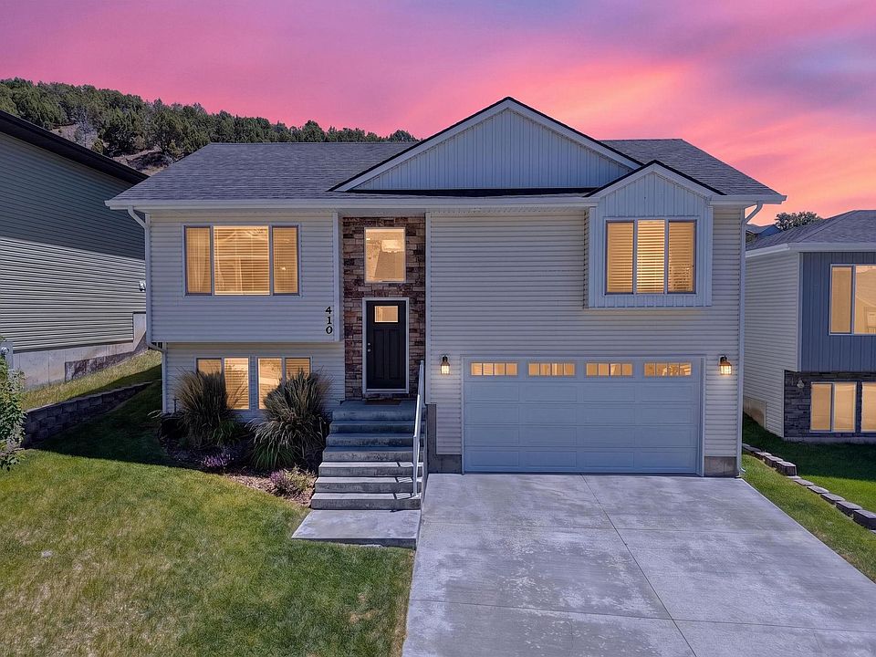 1st image of 410 La Valle Strada
