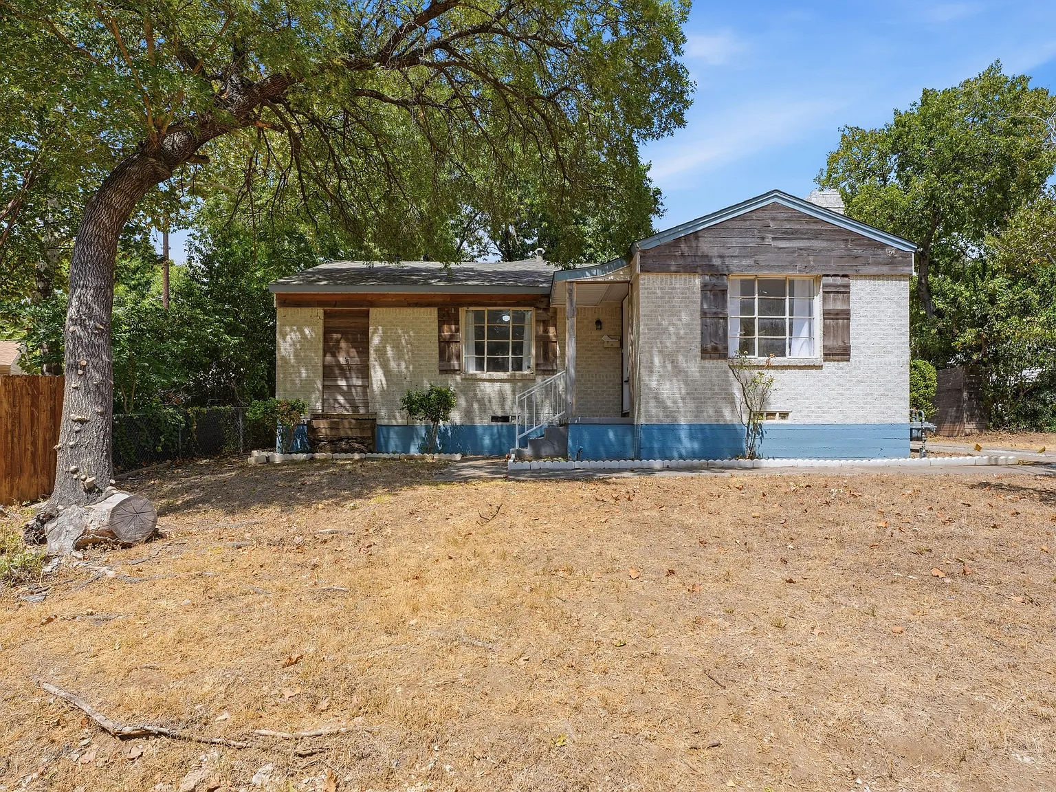 3 bed, 1380 sqft, $2,300 — Photo 3