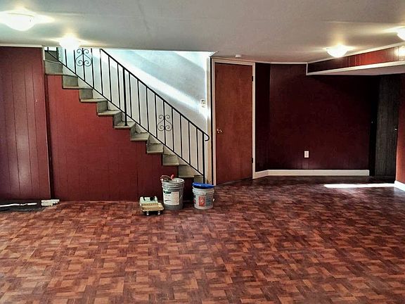 5th image of 11909 Lakecrest Ln