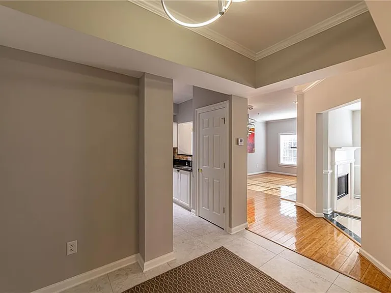 3275 Lenox Rd NE #214 — Photo 4
