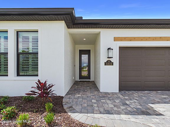 5th image of 3323 Toliman Pl