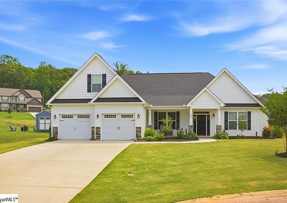 1st image of 403 Wisteria Ct