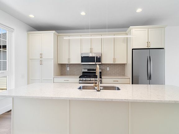3rd image of 4218 E Lake Vista Blvd
