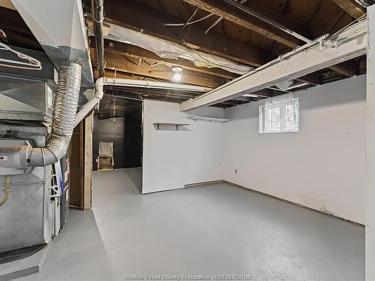 1533 Alexis Rd — Photo 24