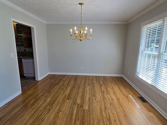 3rd image of 39 Wedgewood Ct