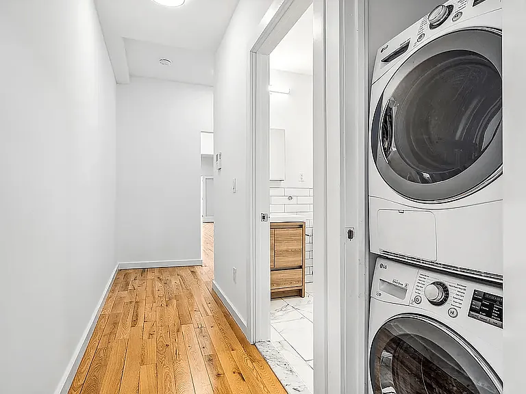 238 8th St #3R — Photo 7