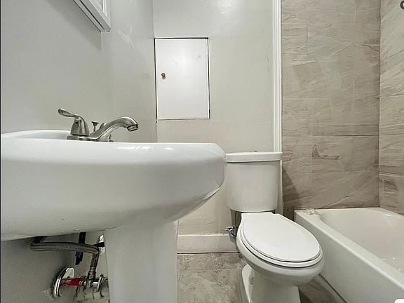 5th image of 684 Grove St #3R
