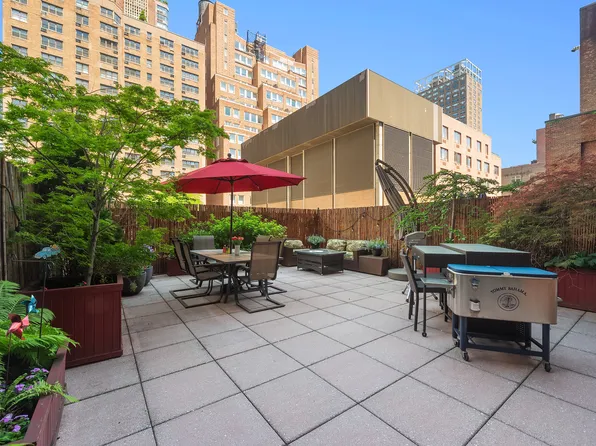 301 East 62nd Street 2K image 1 of 8