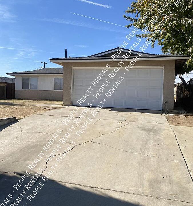 1st image of 2716 Trent St