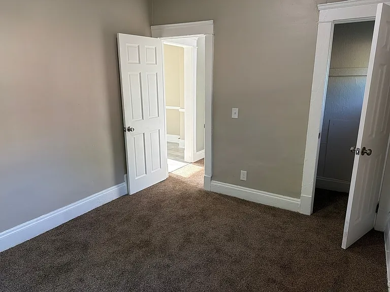 10302 Lamontier Ave — Photo 9