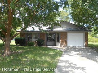 671 Windhaven Dr, Hinesville, GA 31313