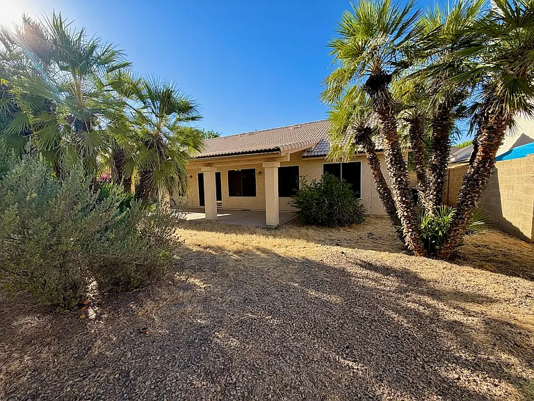 4207 E Juanita Ave — Photo 32