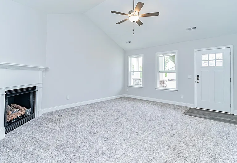 819 Marple Pl — Photo 2