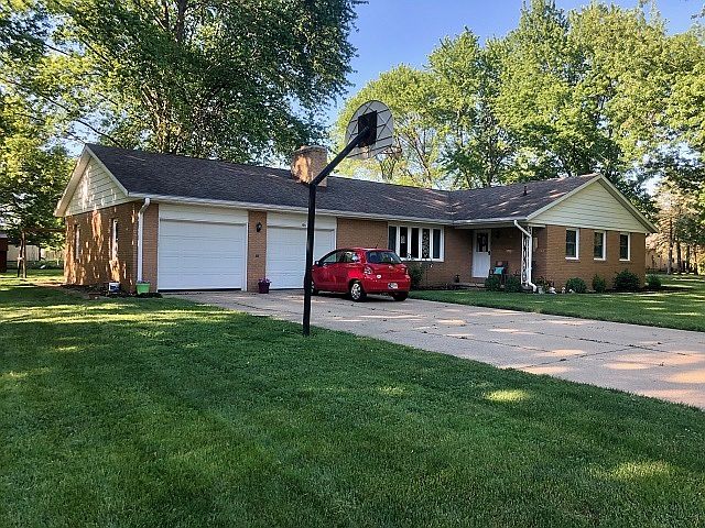 1st image of 100 Doncaster Dr