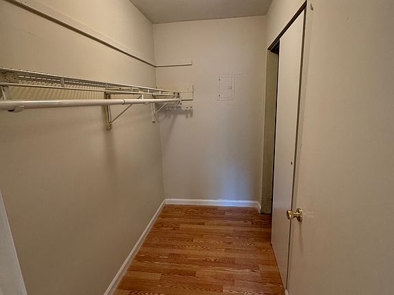 2nd image of 2131 Yale Ave APT 204