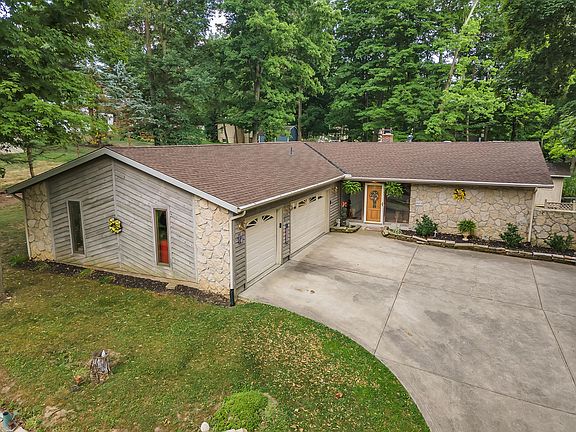 3rd image of 1825 Cedar Cir