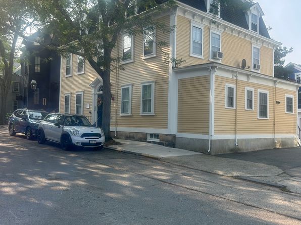 35 Pelham St #D