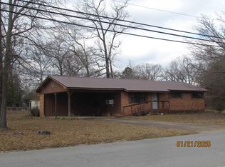 1104 Parkway Dr, Crossett, AR 71635