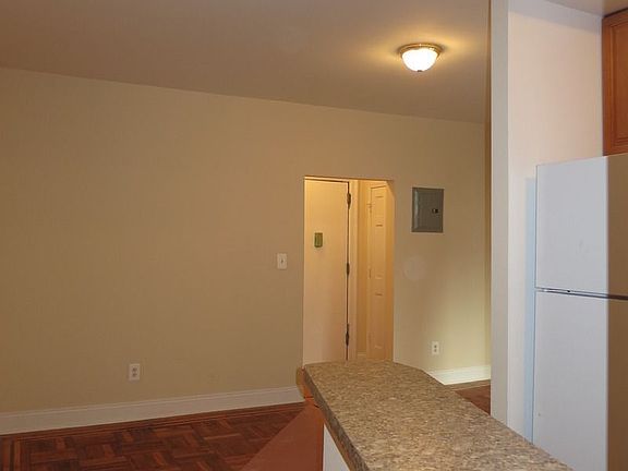3rd image of 497 W 182nd St APT 1D