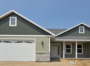 433 Gunderson Dr, Portage, WI 53901
