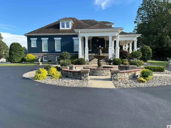 1208 Shelby McCallum Dr, Benton, KY 42025