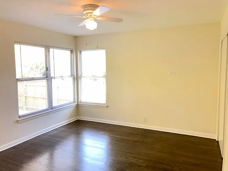 210 Laddie Pl — Photo 9