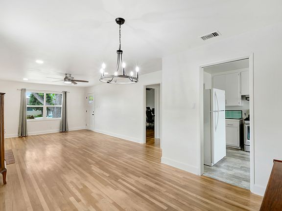 4th image of 738 N Cypress Ave