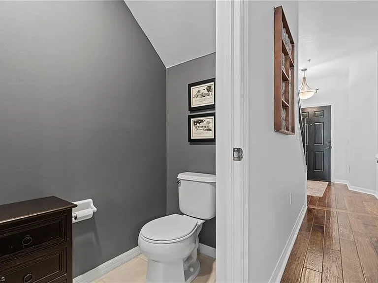 941 Hampton Cir #109 — Photo 18