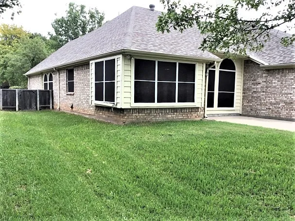 929 Kingwood Cir — Photo 23