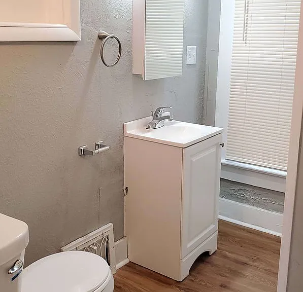 211 N Walnut St — Photo 13