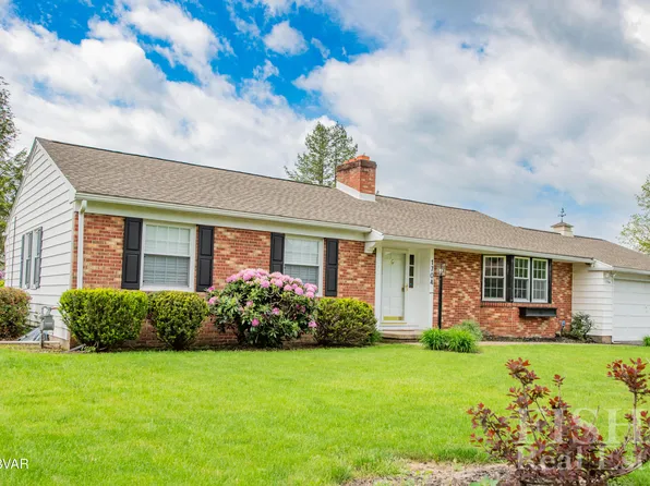 1704 Clarion Dr, Williamsport, PA 17701
