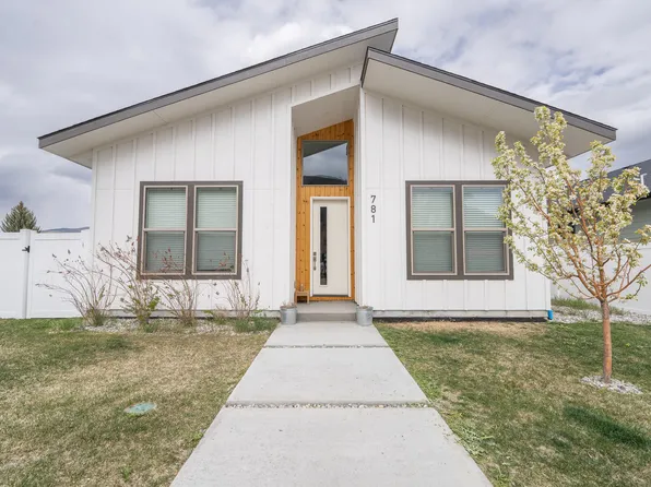 781 N 2nd Ave, Hailey, ID 83333