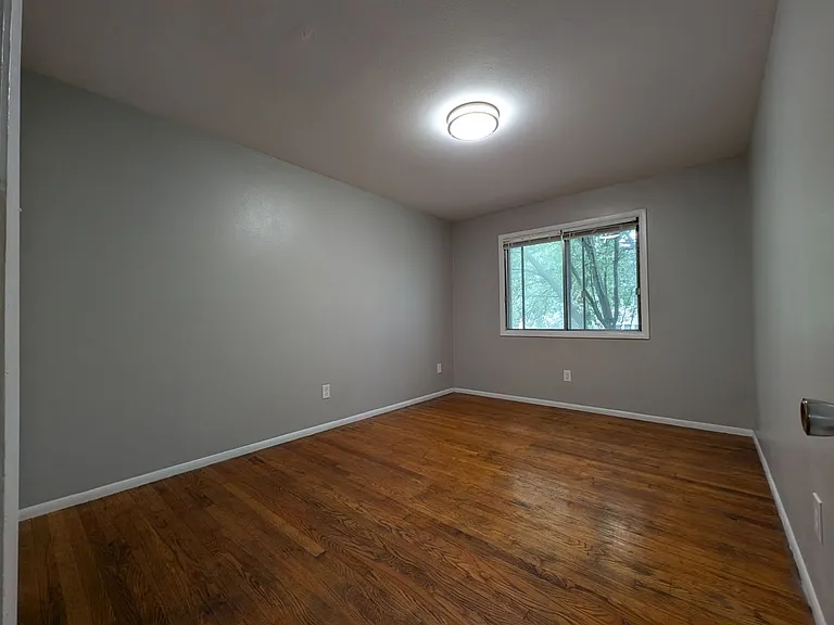 2492 N Murray Ave — Photo 3