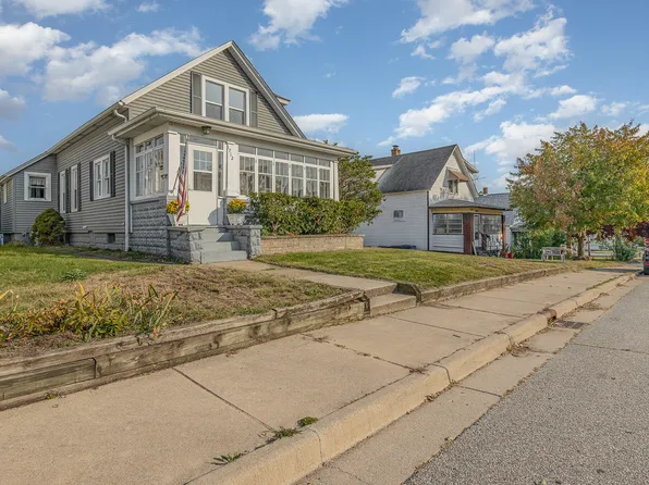 1712 Manhattan St, Michigan City, IN 46360