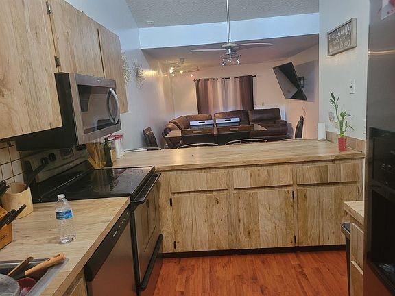 5th image of 6928 SW 40th Court #8-M
