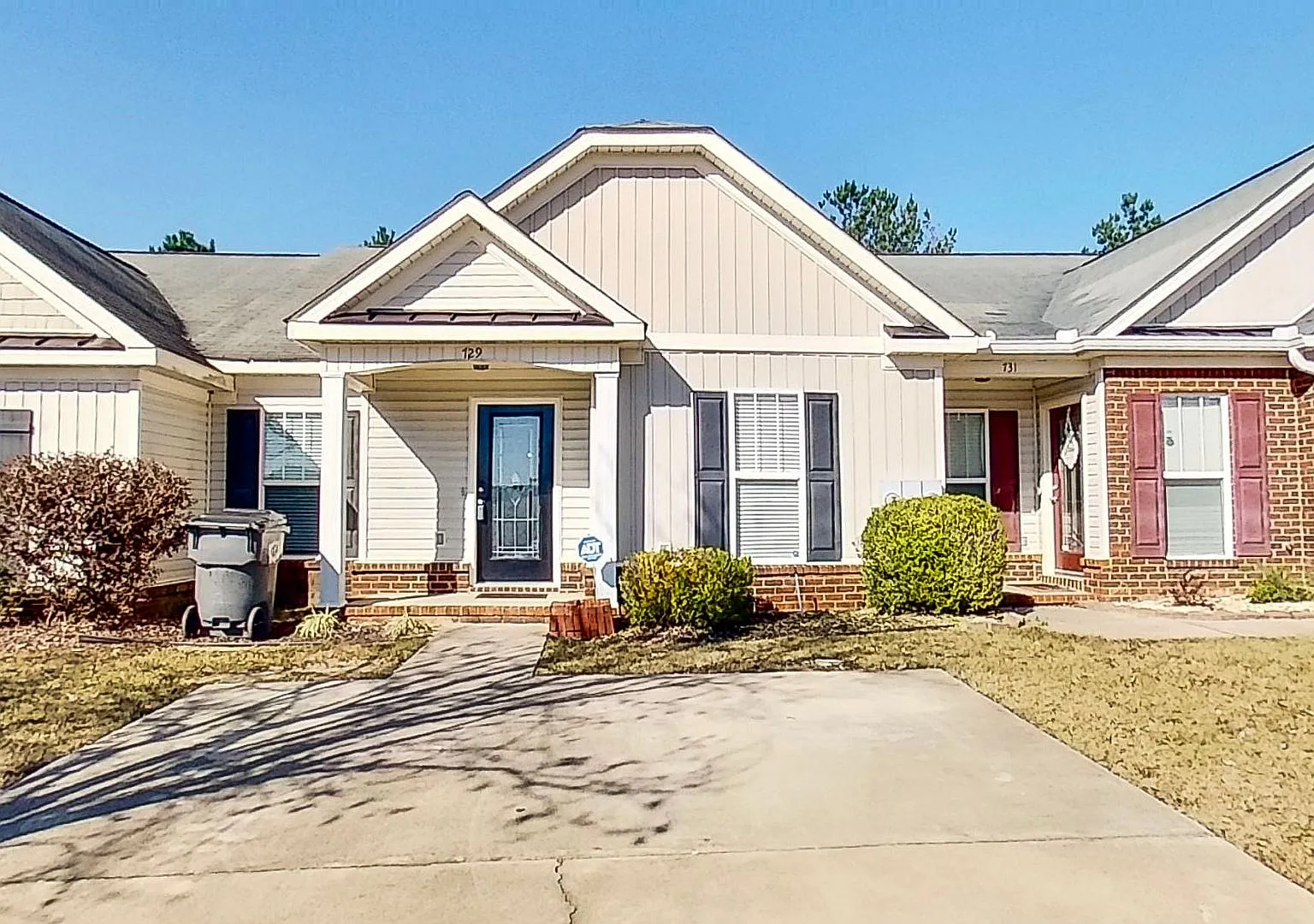Beautiful Low Maintenance Executive Town Home Close to Gate 2 Fort Gordon — Photo 1