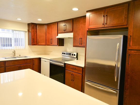 5th image of 33815 Alcazar Dr APT A