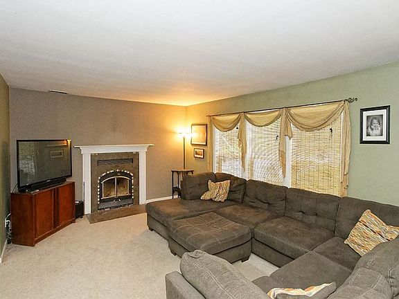 2nd image of 45 Pineview Pl