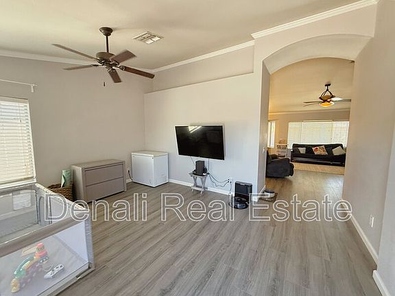 4th image of 8403 W Dreyfus Dr
