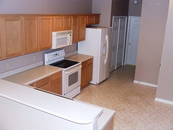 5th image of 1112 Oak Heights Ln
