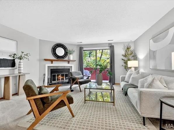 1307 Prospect Village Ln APT C, Ballwin, MO 63021