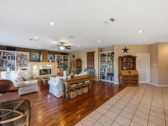 5th image of 604 Furlong Dr